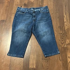Women’s Plus sizes St John’s Bay Capri jeans